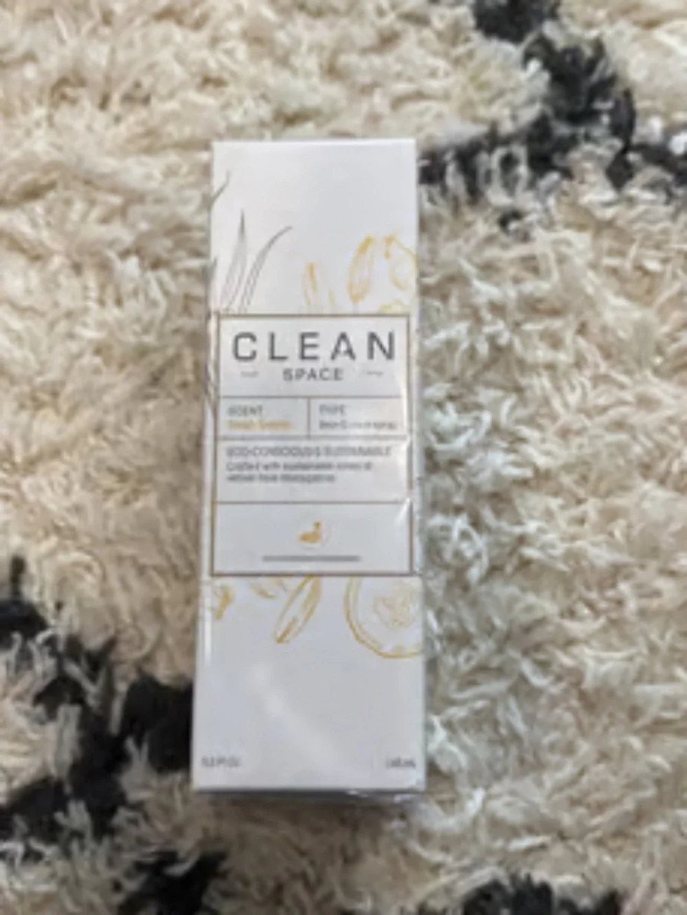 CLEAN SPACE 5 OZ FRESH LINENS LINEN & ROOM SPRAY, NEW SEALED IN BOX